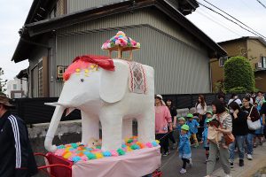白い象引き | 岐阜県岐阜市のくるみ幼稚園